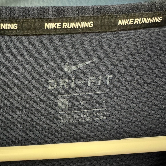 Nike Men's Navy Blue Short Sleeve Tee - Picture 2 of 2